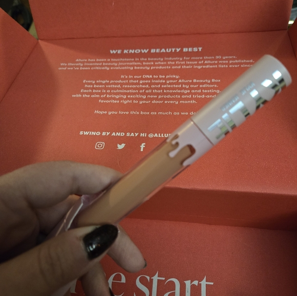 Kylie Matte Lipstick - Another Day, Another Nude - Picture 10 of 10